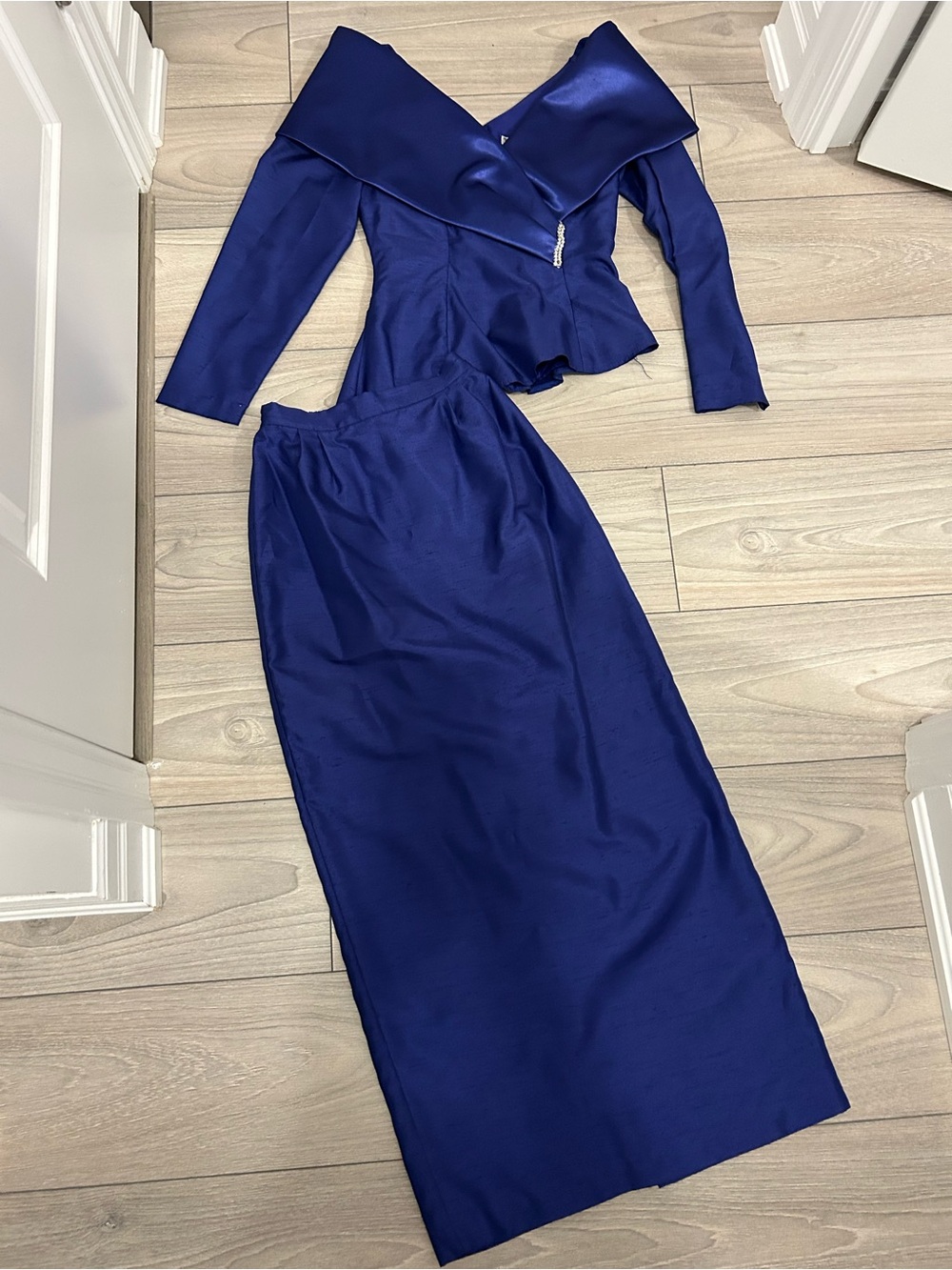 Elegant Royal Blue Women's Skirt - Classic Straight Silhouette